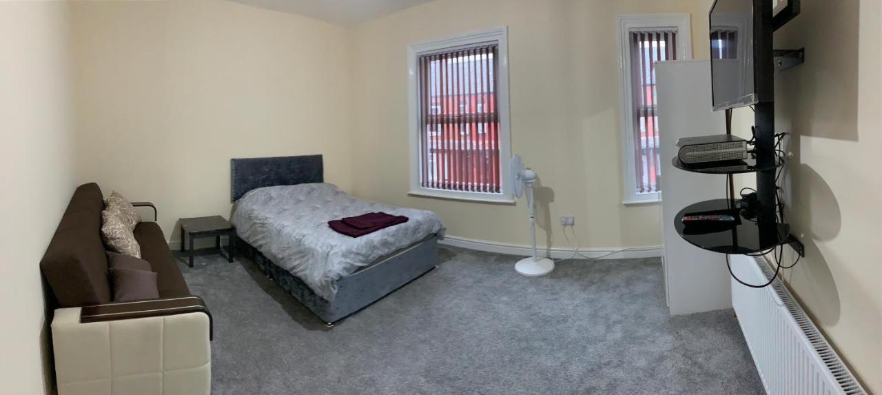 50 Mayford Road Hotell Manchester Exteriör bild