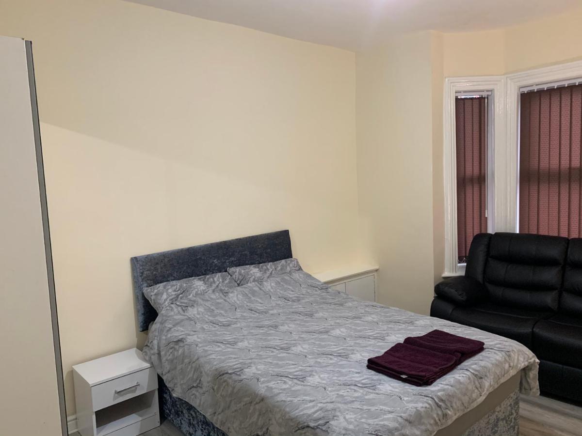 50 Mayford Road Hotell Manchester Exteriör bild